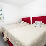 Padre Dante Free Parking And Starlink High Speed Internet Apartman *