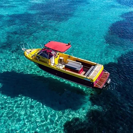 Padre Dante Free Parking