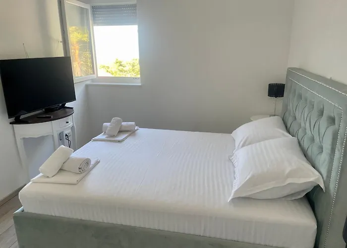 Lejlighed Padre Dante Free Parking And Starlink High Speed Internet Trogir