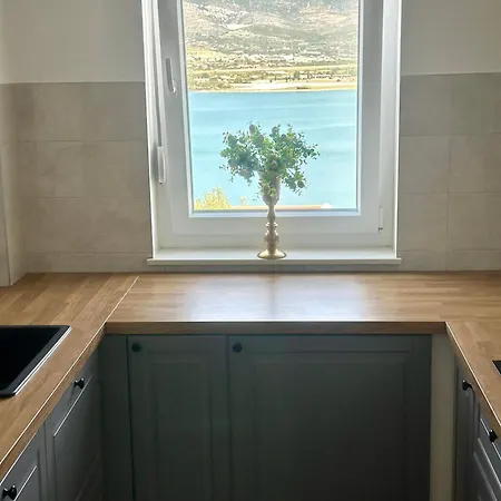 Padre Dante Free Parking דירה