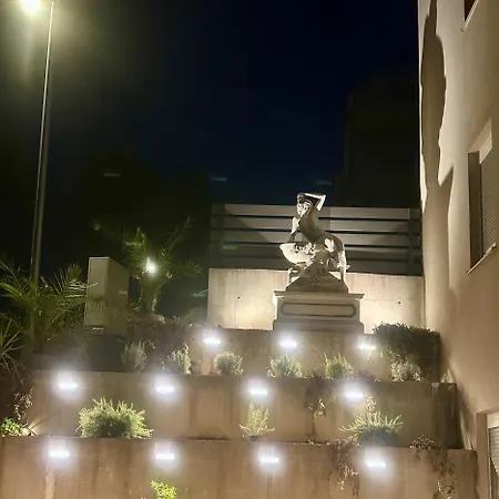 Padre Dante Free Parking Apartmán *