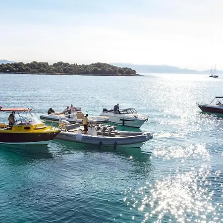 Apartmán Padre Dante Free Parking And Starlink High Speed Internet Trogir