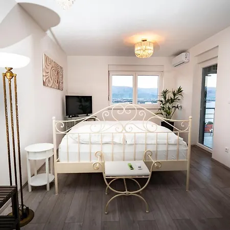 Padre Dante Free Parking Apartment