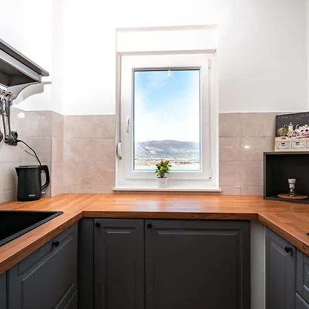 Padre Dante Free Parking דירה טרוגיר