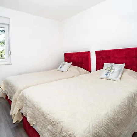 Padre Dante Free Parking Apartmán *