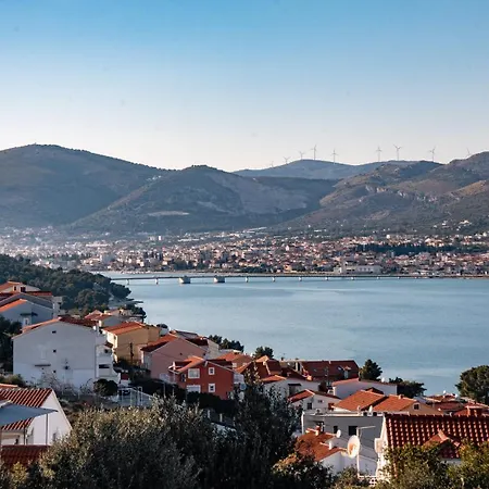Padre Dante Free Parking And Starlink High Speed Internet Appartement Trogir