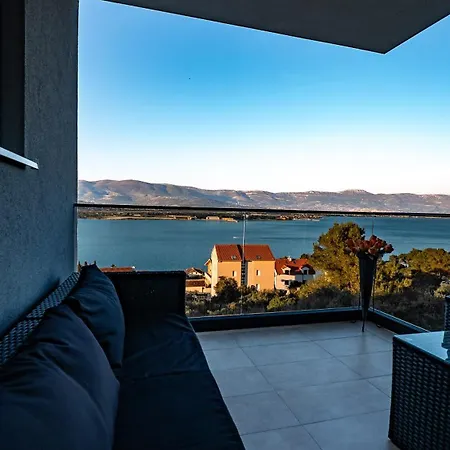 Padre Dante Free Parking And Starlink High Speed Internet * Trogir