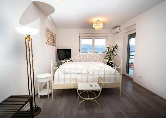 Padre Dante Free Parking And Starlink High Speed Internet Appartement