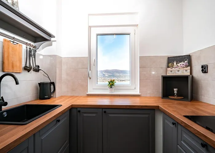 Padre Dante Free Parking And Starlink High Speed Internet Appartement Trogir