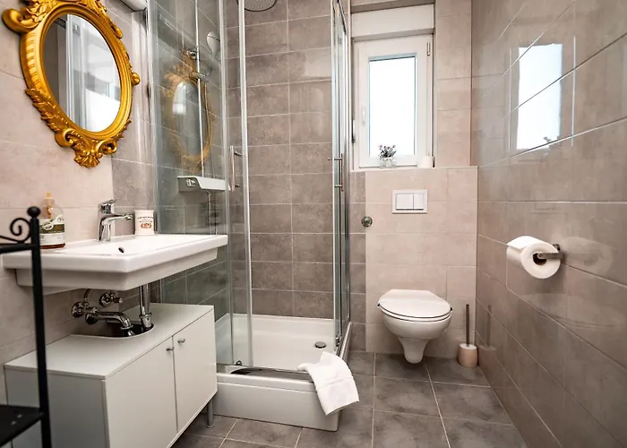 Padre Dante Free Parking And Starlink High Speed Internet Appartement Trogir